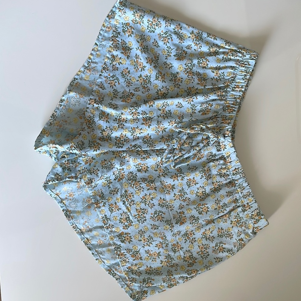 NWOT! LF Furst of a Kind floral shorts